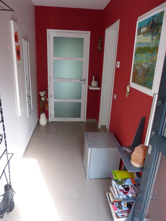 La Santijohannaise Saint-Jean-Kourtzerode Exteriör bild